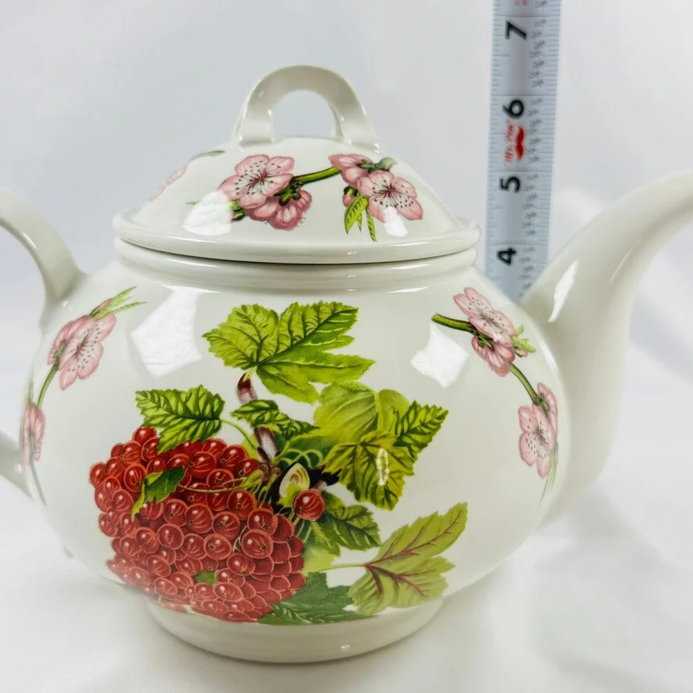 Portmeirion Pomona The Red Currant Teapot Susan Williams-Ellis Made in Britain